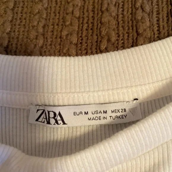 Zara | Ruched Ribbed Top - Picture 3 of 4